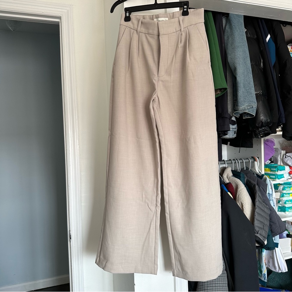 Abercrombie & Fitch Tailored Wide Leg Pant in Light Taupe